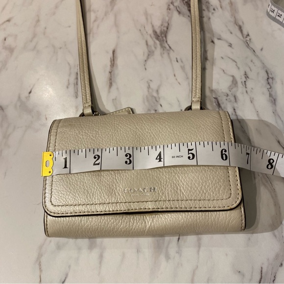 Coach mini crossbody bag pearl white with hang tag - Picture 12 of 16